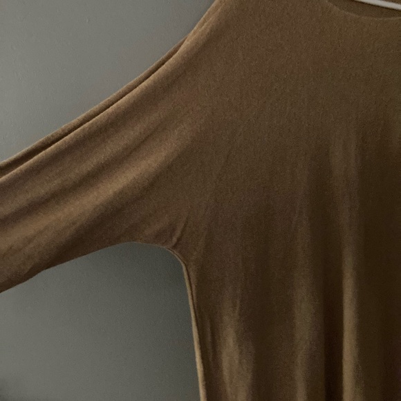 In Excellent Condition!! INC Long Sleeve Top - Picture 2 of 4